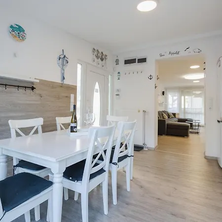 Galerius Pihenohaz By Bltn Apartment *