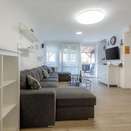 Galerius Pihenohaz By Bltn * Шиофок