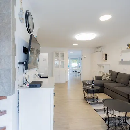 Galerius Pihenohaz By Bltn