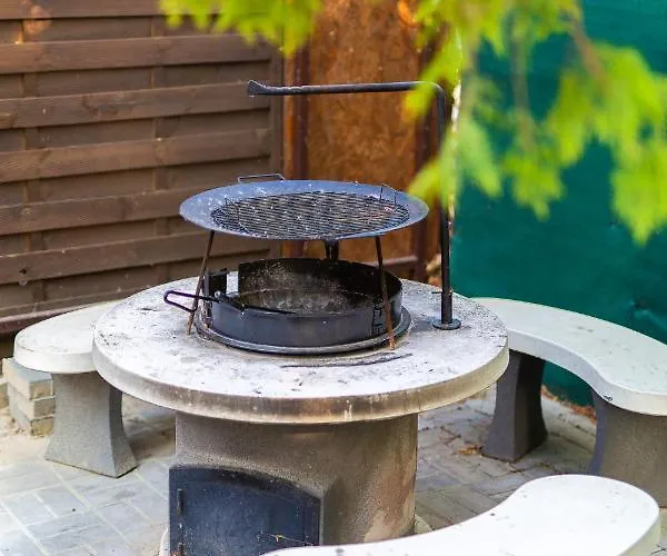 Galerius Pihenohaz By Bltn *